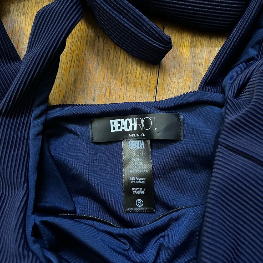 Beach Riot Nave Blue swimsuit with Bow Detail and Belt - Picture 3 of 3